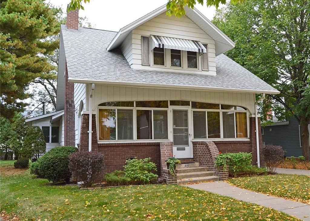 3 bed, 2221 sqft, $1,800 — Photo 1