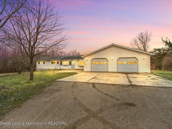 10553 Corcoran Rd, Haslett, MI 48840