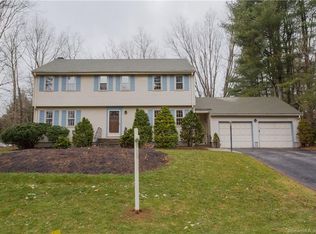 3 Hearthstone Dr, Simsbury, CT 06070