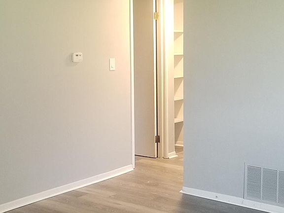 4th image of 1217 W 16th St #4d16da3c4