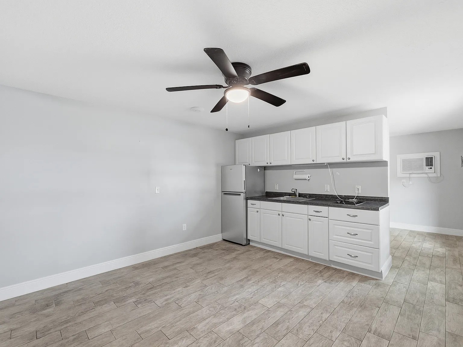 1 bed, 500 sqft, $1,200 — Photo 4