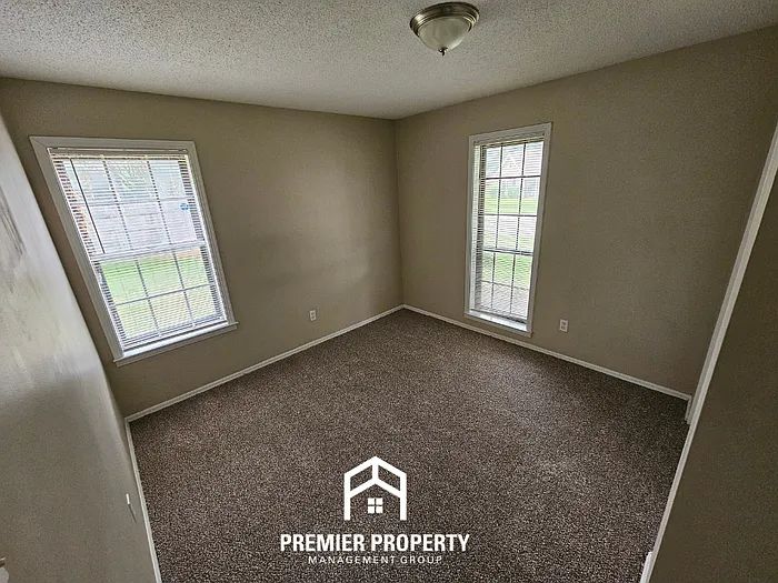 6329 Ridge Manor Dr — Photo 21