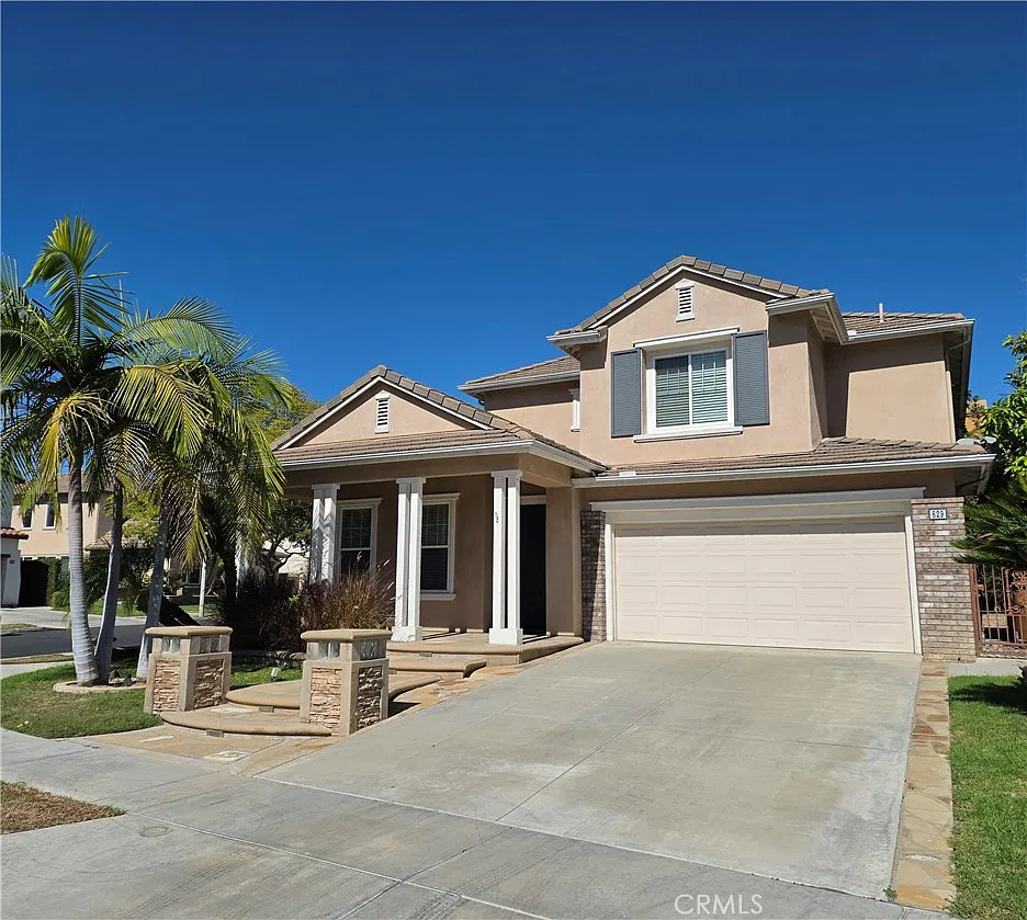 3 bed, 2.5 bath, 2881 sqft, $5,200 — Photo 1