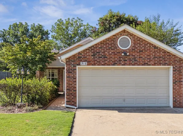 316 W Sycamore St, Coweta, OK 74429