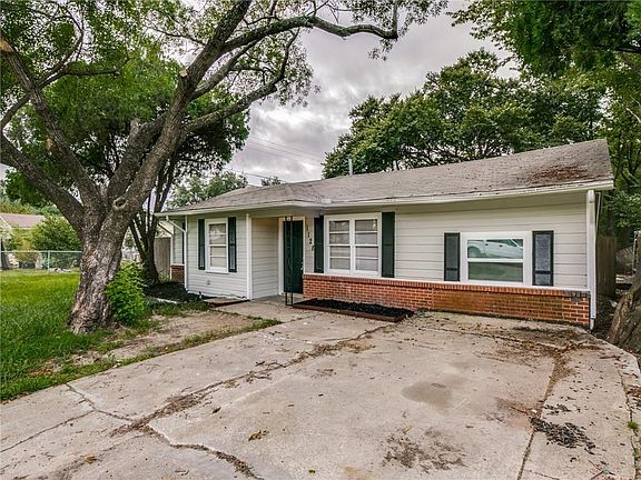 3rd image of 1128 Leyenda Dr