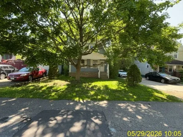 1379 Hillcrest St, Akron, OH 44307