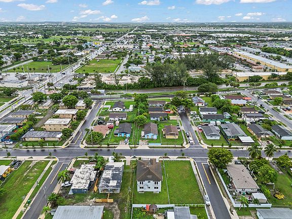 5th image of 1514 NW 5th Ave
