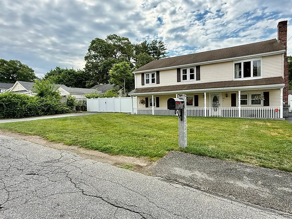 3 bed, 1.0 bath, 1344 sqft, $3,500 — Photo 4