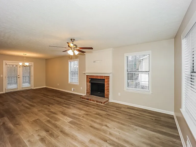 15 Valley Brook Dr — Photo 5