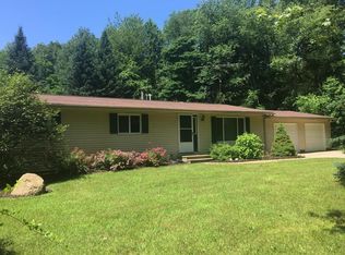 7407 Bendere Rd, Hickory Corners, MI 49060