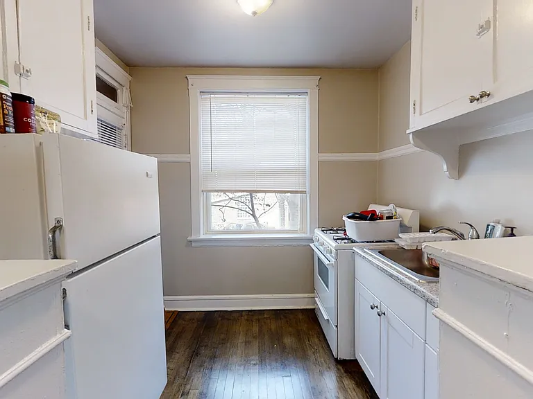 409 Beloit Ave #2K — Photo 8