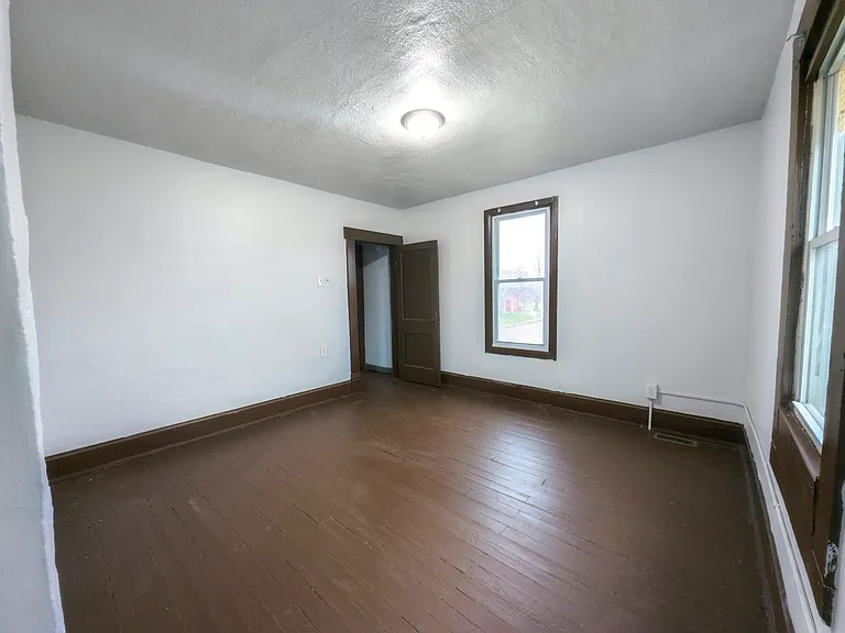 491 E Morrill Ave — Photo 10