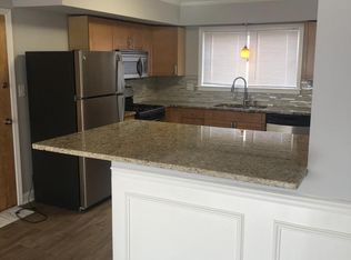 1206 Carol St APT A, Park Ridge, IL 60068