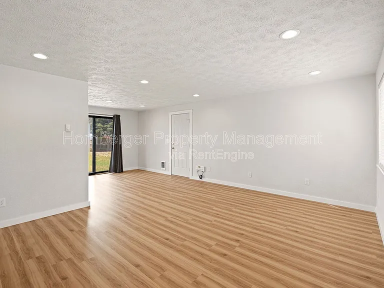 1609 E 1st Ave — Photo 5