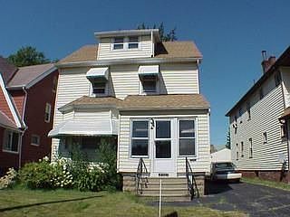 2nd image of 18003 Harland Ave