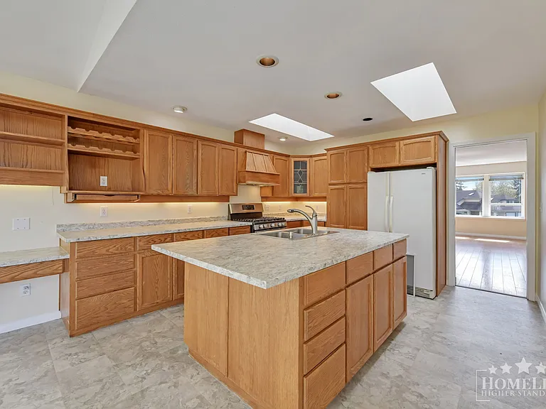 6375 187a St #UPPER HOUSE — Photo 14
