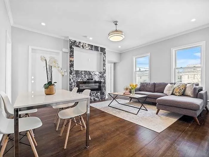 3 bed, 2.0 bath, 1189 sqft, $3,400 — Photo 3