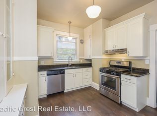 706 N 42nd St APT 4, Seattle, WA 98103