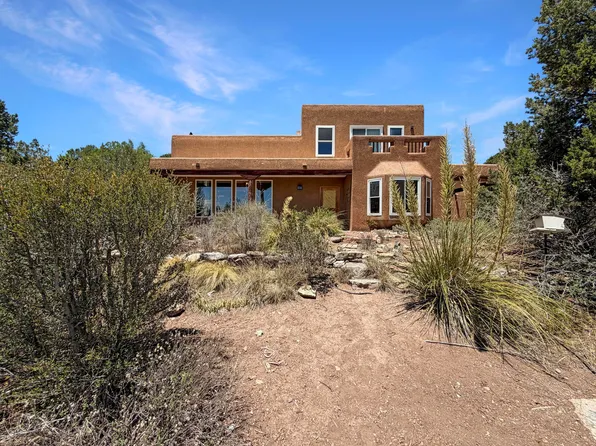 16 Erin Ln, Tijeras, NM 87059