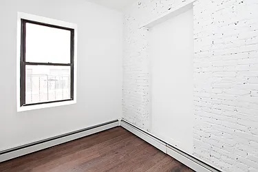 Rented by R New York