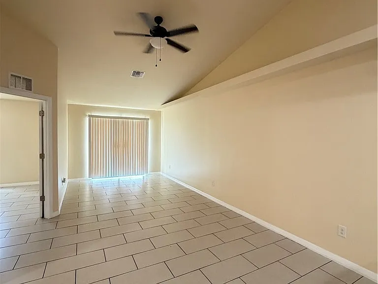 1622 SW 33rd St — Photo 7