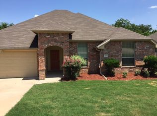 210 Willow Creek Dr, Weatherford, TX 76085