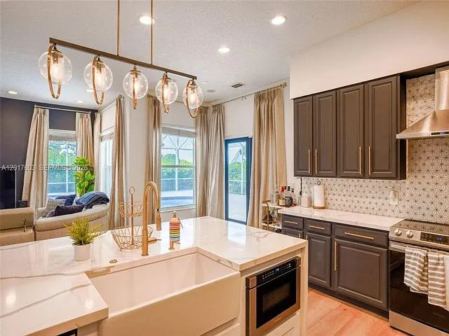 2575 Muirfield Ter — Photo 15