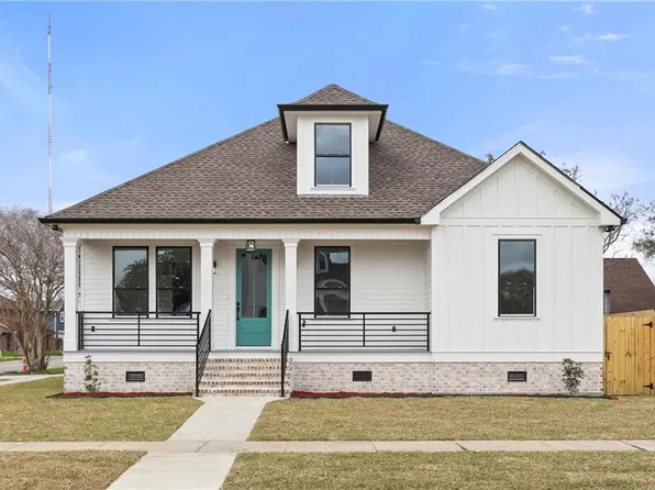 905 E Genie St, Chalmette, LA 70043