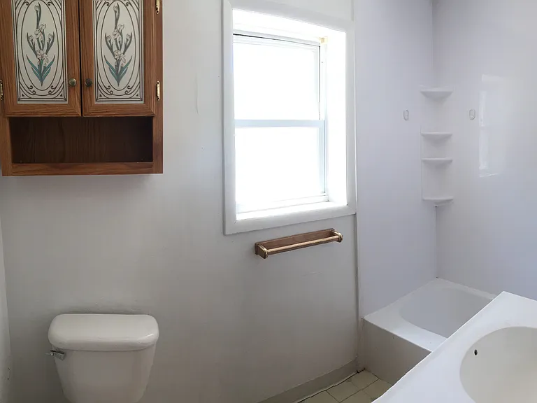 832 Evergreen Avenue — Photo 6