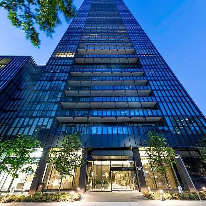 101 Charles St E #4105