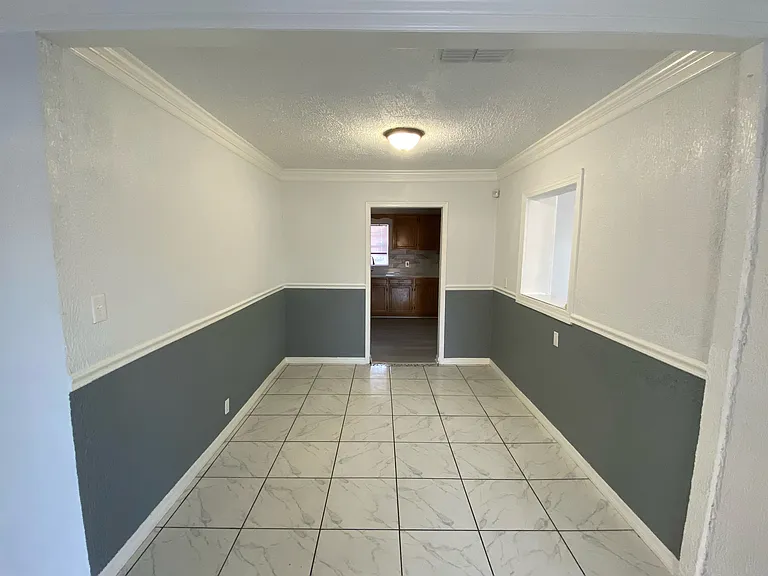 207 Normandy St — Photo 24