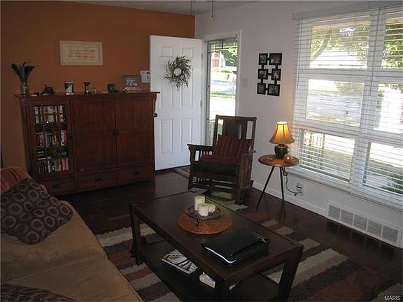 2nd image of 6945 Berkridge Ct