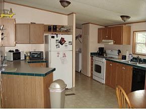 2nd image of 41 Schult St