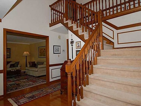 4th image of 1725 Dey Cove Dr