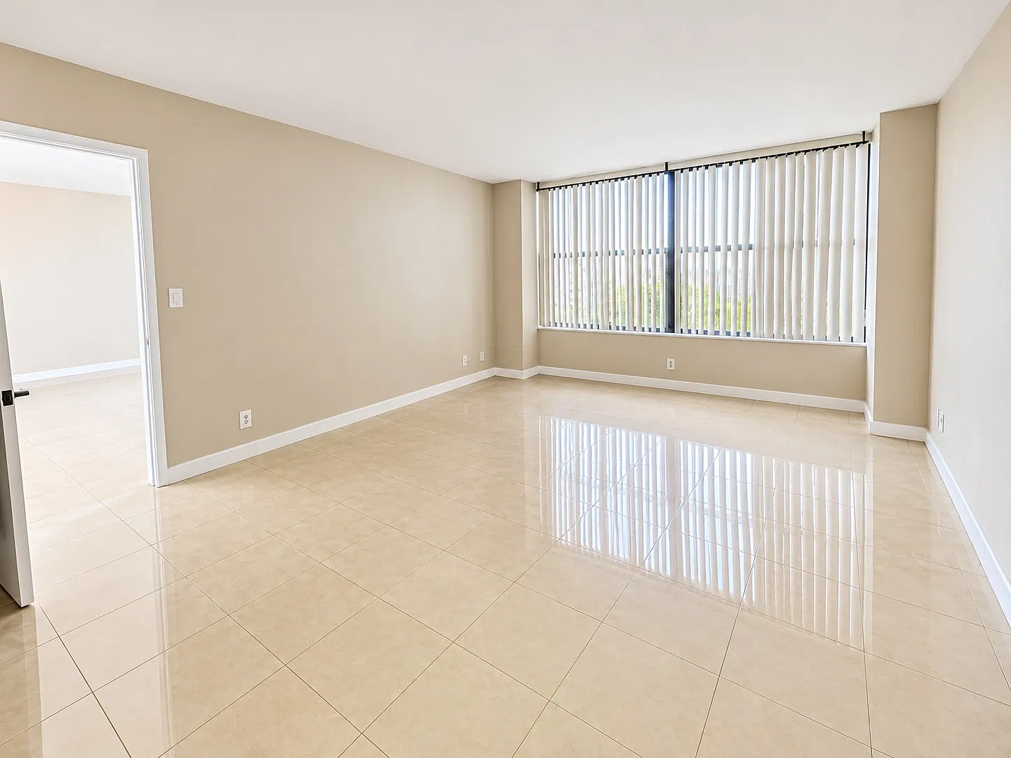 1 bed, 950 sqft, $1,775 — Photo 3