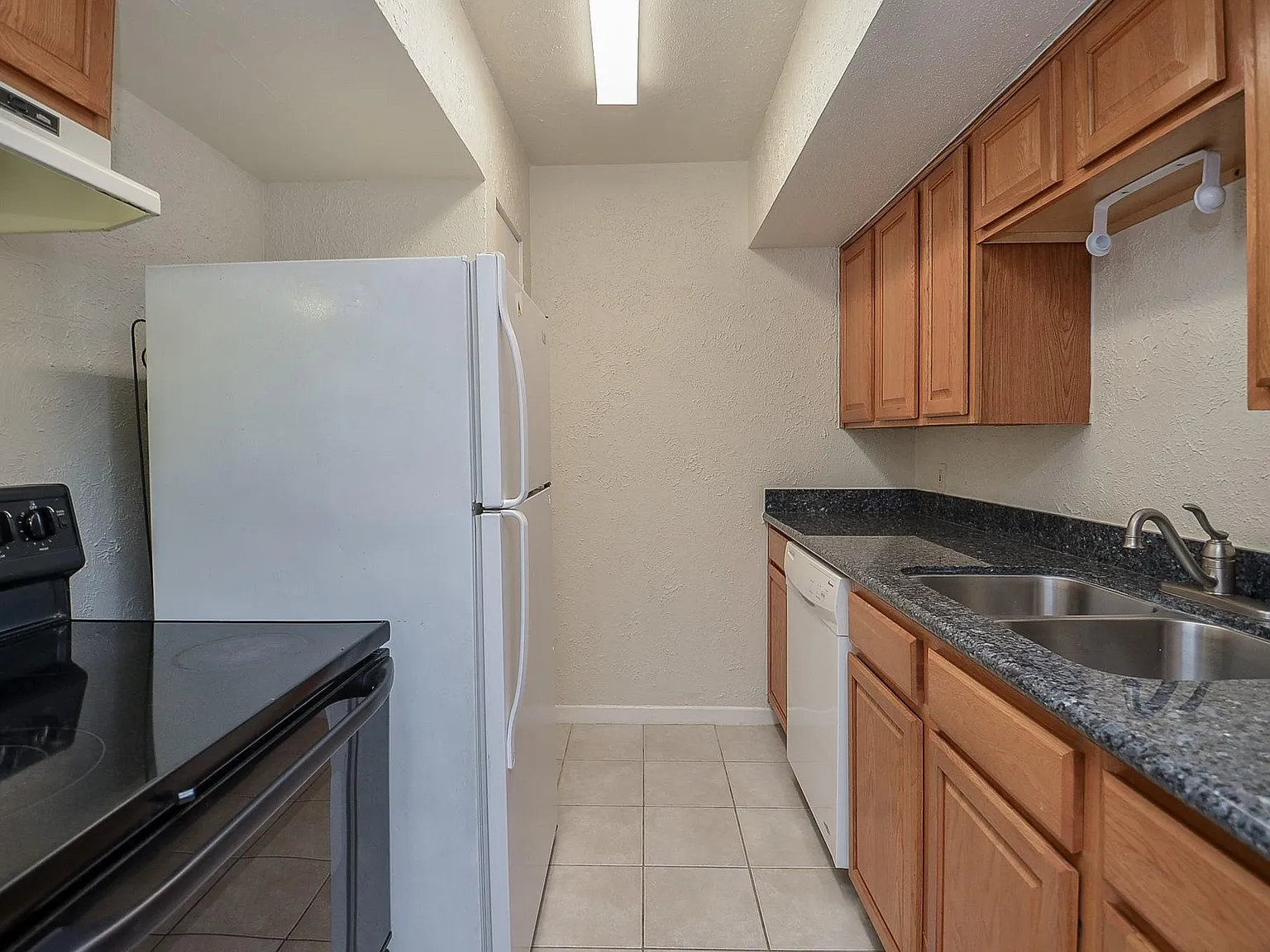 1 bed, 1.0 bath, 630 sqft, $1,150 — Photo 4