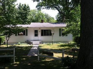56 S 8th Ave, Fruitport, MI 49415