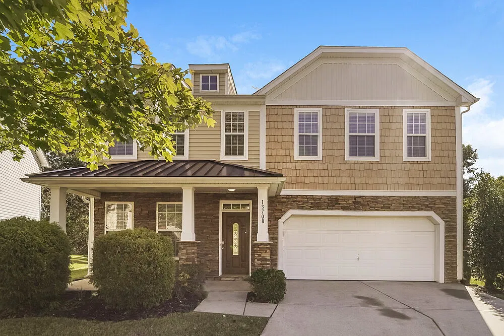 4 bed, 2.5 bath, 2335 sqft, $2,340 — Photo 1