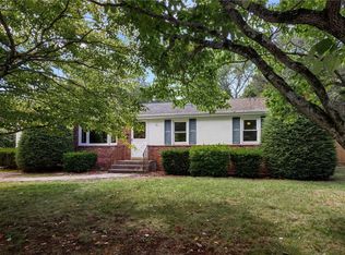 108 Longfellow Dr, Warwick, RI 02818