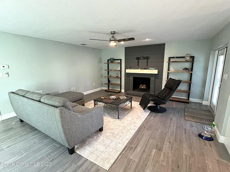 571 Kale St — Photo 9