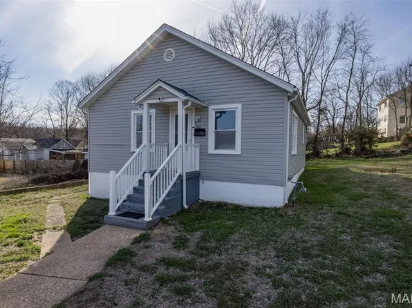 810 S 4th St, De Soto, MO 63020