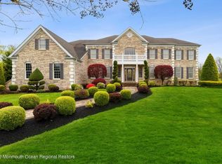 8 Windhaven Ct, Monroe Township, NJ 08831