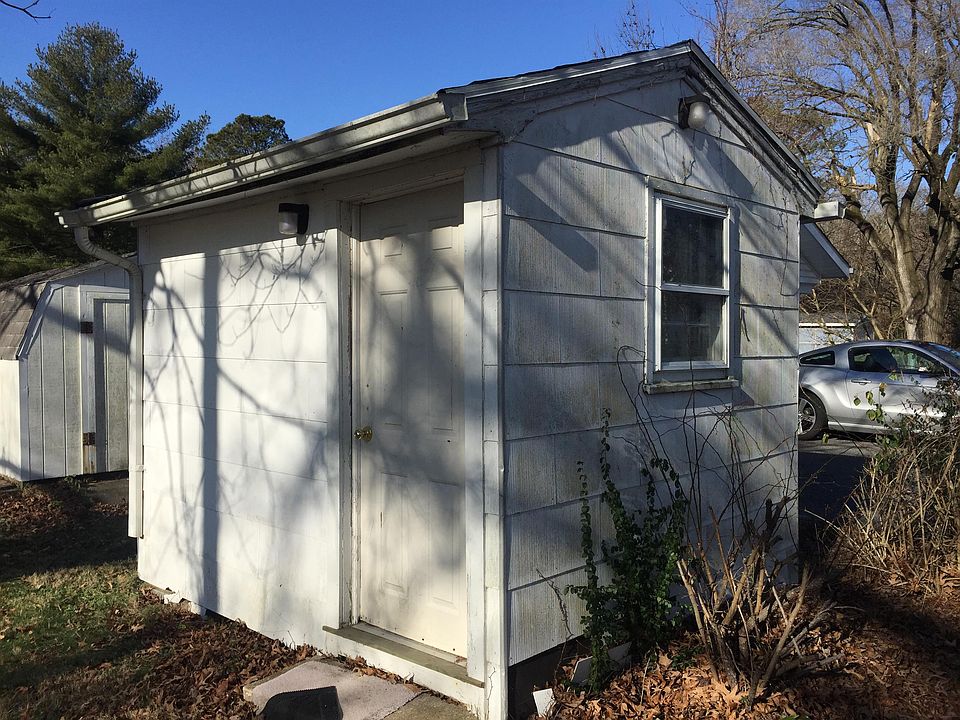 2nd image of 10210B Germantown Rd
