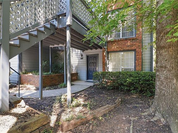 2nd image of 1364 Weatherstone Way NE