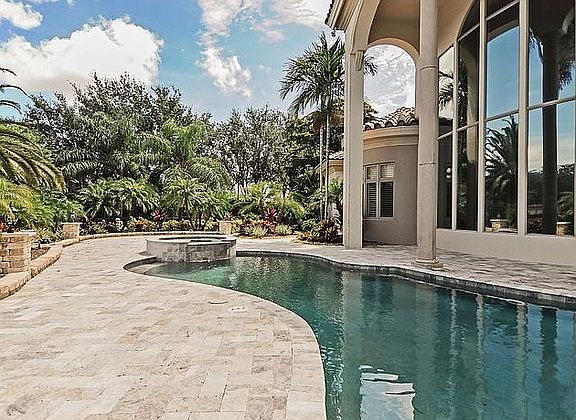 3rd image of 23840 Messina Ct