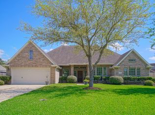 213 Falcon Lake Cir, Friendswood, TX 77546