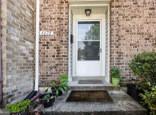 6078 Hollow Hill Ln, Springfield, VA 22152