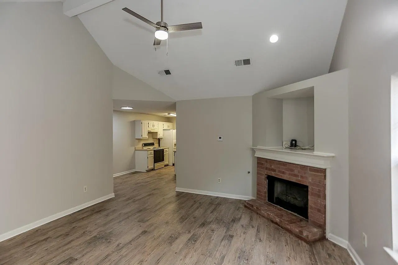 2 bed, 1200 sqft, $1,550 — Photo 3