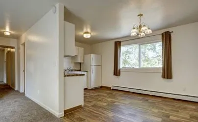 3 bed, 1150 sqft, $1,725 — Photo 2