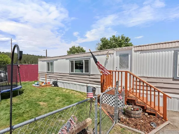 19625 E Wellesley Ave Trailer 8, Otis Orchards, WA 99027